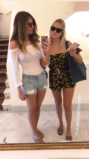 Valentina Ferragni feet photo thumbnail