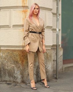 Valentina Ferragni feet photo thumbnail