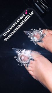 Valentina Ferragni feet photo thumbnail