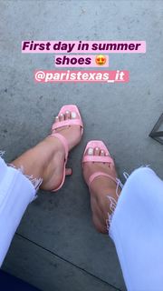 Valentina Ferragni feet photo thumbnail