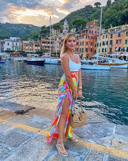 Valentina Ferragni feet photo thumbnail