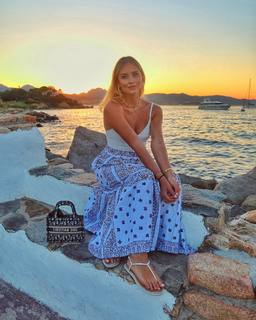 Valentina Ferragni feet photo thumbnail