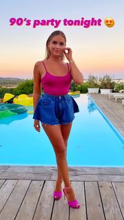 Valentina Ferragni feet photo thumbnail