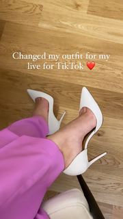 Valentina Ferragni feet photo thumbnail