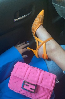 Valentina Ferragni feet photo thumbnail