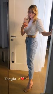 Valentina Ferragni feet photo thumbnail