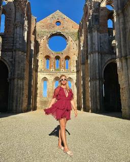 Valentina Ferragni feet photo thumbnail