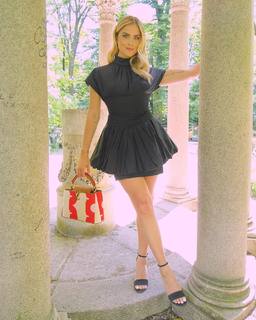 Valentina Ferragni feet photo thumbnail