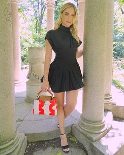 Valentina Ferragni feet photo thumbnail