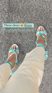 Valentina Ferragni feet photo thumbnail