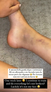 Valentina Ferragni feet photo thumbnail