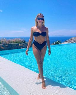 Valentina Ferragni feet photo thumbnail