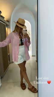 Valentina Ferragni feet photo thumbnail