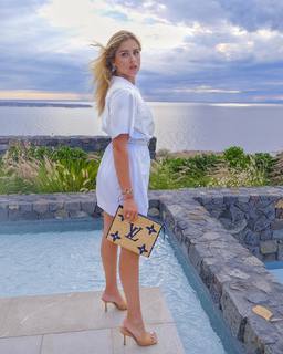 Valentina Ferragni feet photo thumbnail