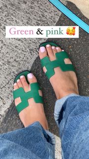 Valentina Ferragni feet photo thumbnail