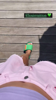 Valentina Ferragni feet photo thumbnail