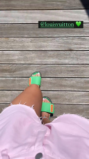Valentina Ferragni feet photo thumbnail