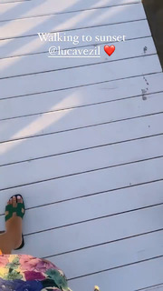 Valentina Ferragni feet photo thumbnail