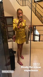 Valentina Ferragni feet photo thumbnail