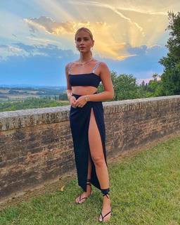 Valentina Ferragni feet photo thumbnail