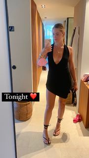 Valentina Ferragni feet photo thumbnail