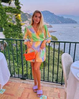 Valentina Ferragni feet photo thumbnail