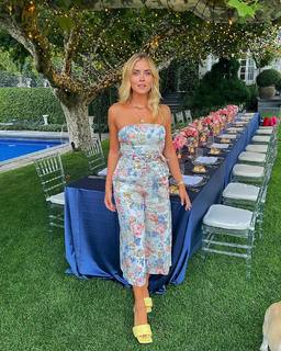 Valentina Ferragni feet photo thumbnail