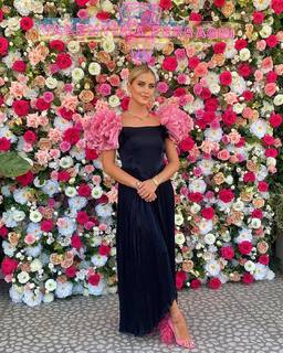 Valentina Ferragni feet photo thumbnail