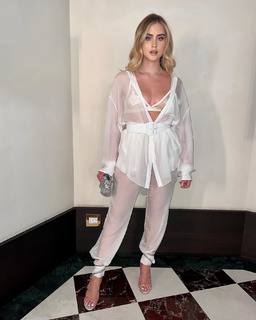 Valentina Ferragni feet photo thumbnail