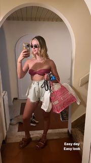 Valentina Ferragni feet photo thumbnail