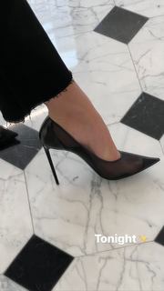 Valentina Ferragni feet photo thumbnail