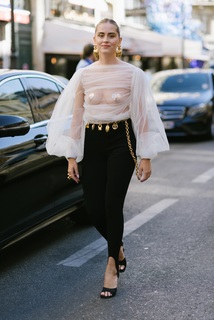 Valentina Ferragni feet photo thumbnail