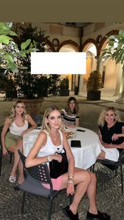 Valentina Ferragni feet photo thumbnail