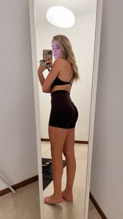 Valentina Ferragni feet photo thumbnail