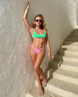 Valentina Ferragni feet photo thumbnail