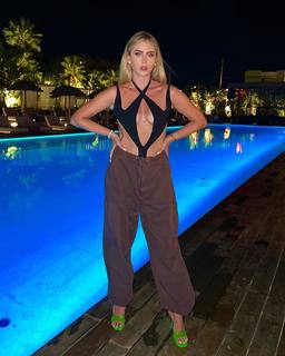 Valentina Ferragni feet photo thumbnail