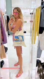 Valentina Ferragni feet photo thumbnail