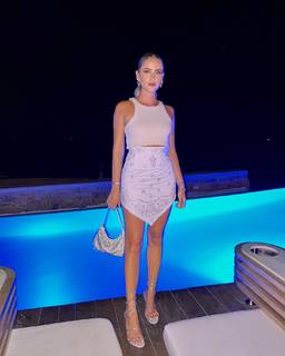 Valentina Ferragni feet photo thumbnail
