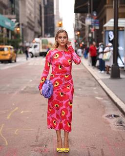 Valentina Ferragni feet photo thumbnail