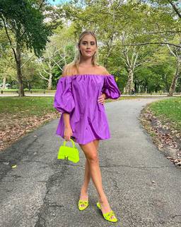 Valentina Ferragni feet photo thumbnail