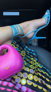 Valentina Ferragni feet photo thumbnail