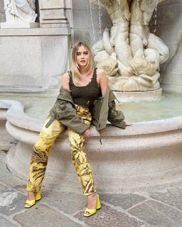 Valentina Ferragni feet photo thumbnail