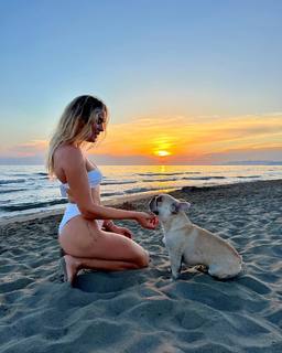 Valentina Ferragni feet photo thumbnail