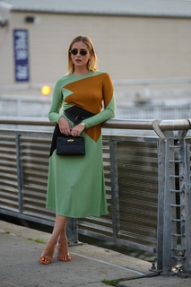 Valentina Ferragni feet photo thumbnail