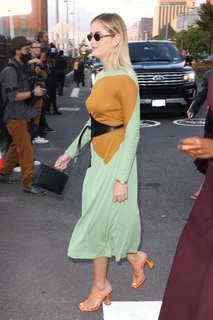 Valentina Ferragni feet photo thumbnail