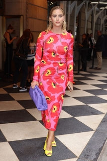 Valentina Ferragni feet photo thumbnail