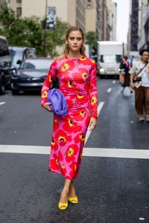 Valentina Ferragni feet photo thumbnail