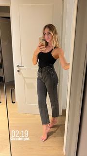 Valentina Ferragni feet photo thumbnail