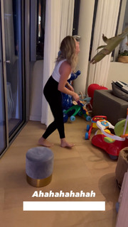 Valentina Ferragni feet photo thumbnail