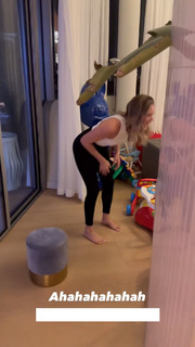 Valentina Ferragni feet photo thumbnail